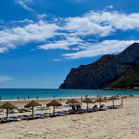 Modern Apartment On The Beach With Pool Calpe Eksteriør billede