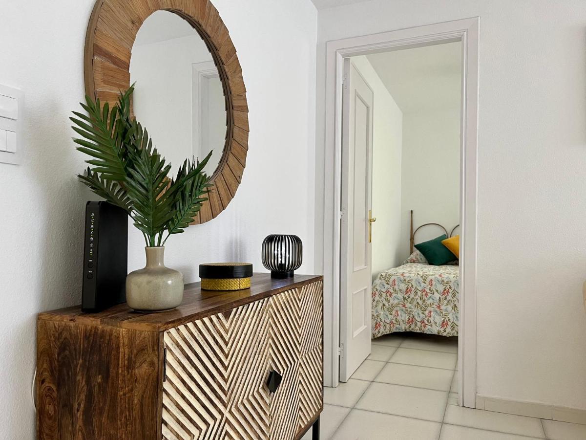 Modern Apartment On The Beach With Pool Calpe Eksteriør billede