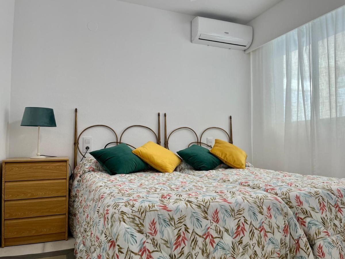 Modern Apartment On The Beach With Pool Calpe Eksteriør billede