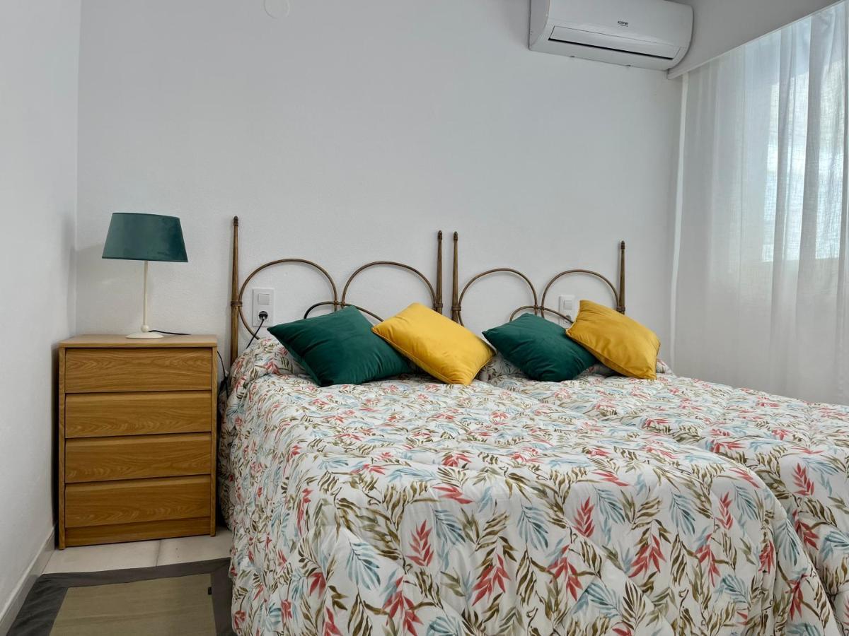 Modern Apartment On The Beach With Pool Calpe Eksteriør billede