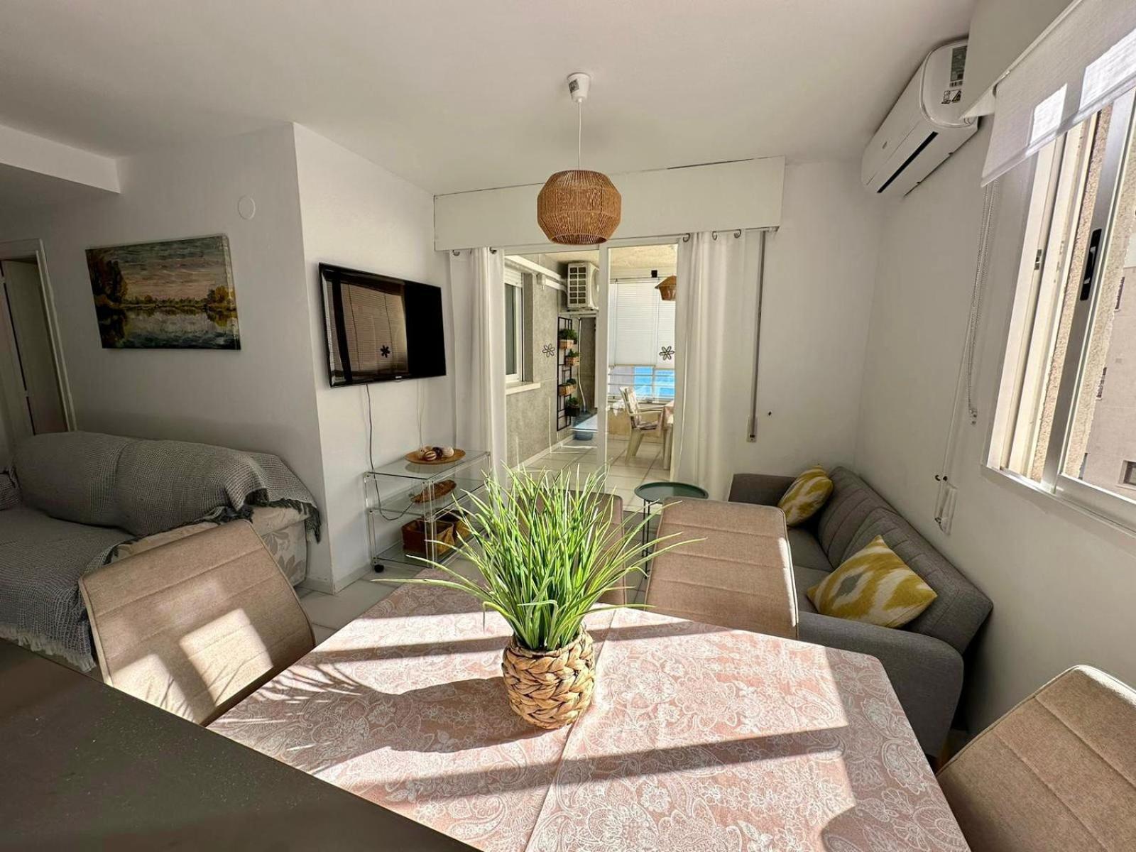 Modern Apartment On The Beach With Pool Calpe Eksteriør billede